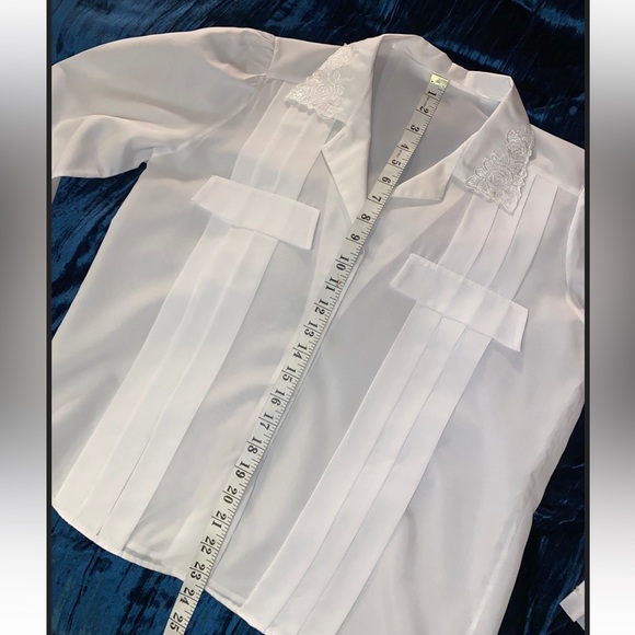 Vintage White Lace Collared Blouse - Button Down Front - Size Medium • Office - Picture 6 of 7